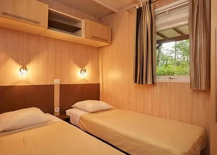 Parc Des Roches Camping *